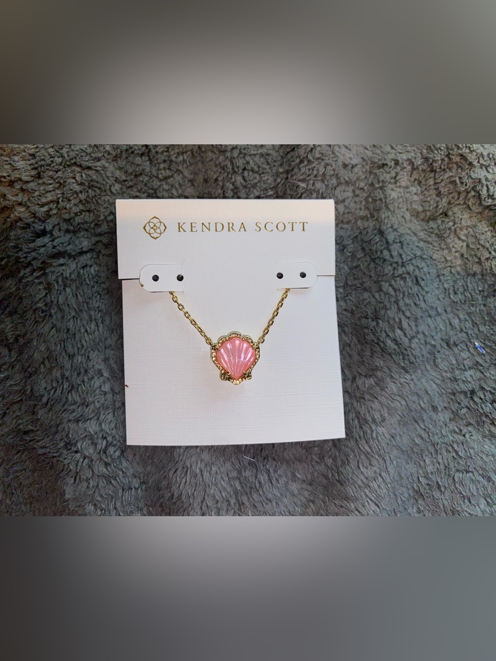 BNWT Kendra Scott Brynne Shell Gold w/Blush MOP Necklace & Earring Set $150 - Picture 5 of 7